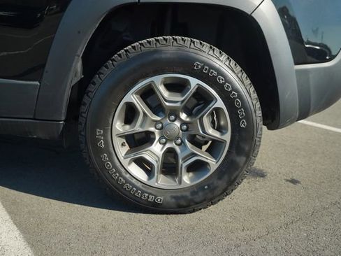 Used 2022 Jeep Cherokee Trailhawk image 43