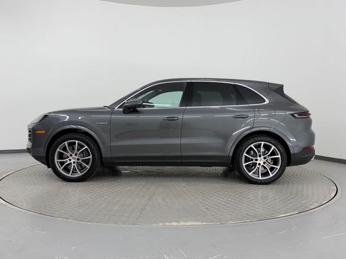 Used 2026 Porsche Cayenne Coupe AWD/4WD image 2