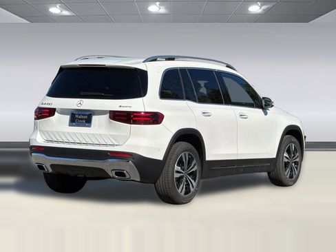 Used 2025 Mercedes-Benz GLB 250 4MATIC image 9