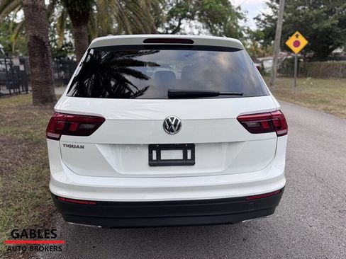 Used 2020 Volkswagen Tiguan S image 14