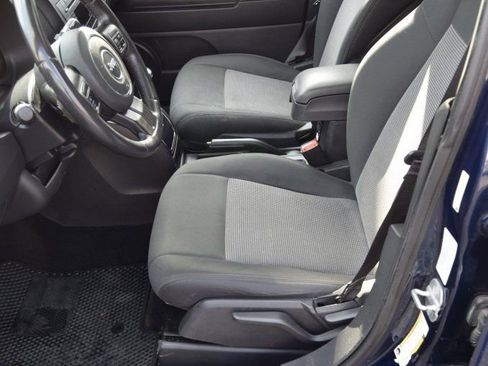 Used 2013 Jeep Compass Latitude w/ Sun/Sound Group image 21