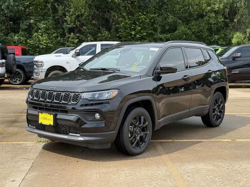 New 2025 Jeep Compass Latitude w/ Sun & Sound Group image 4