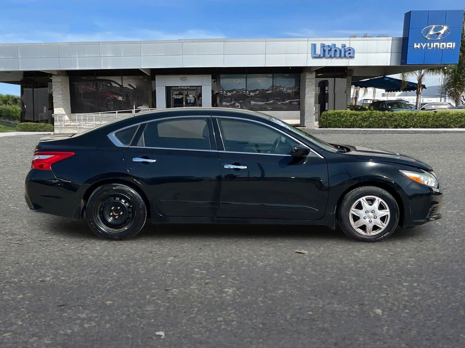 Used 2016 Nissan Altima 2.5 S w/ Power Driver Seat Package FWD image 9