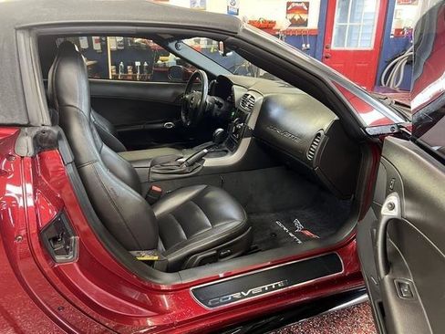 Used 2006 Chevrolet Corvette Convertible w/ Preferred Equipment Group RWD image 10