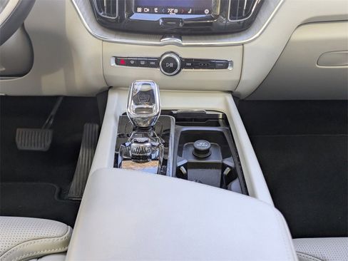 Used 2023 Volvo XC60 B5 Ultimate w/ Climate Package image 22