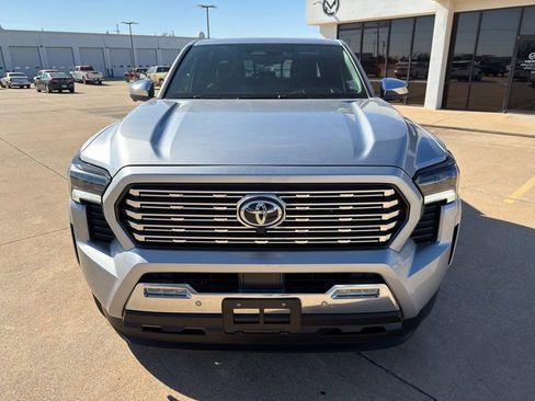 Used 2025 Toyota Tacoma Limited image 5