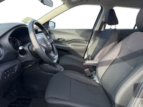 New 2025 Nissan Kicks S image 9
