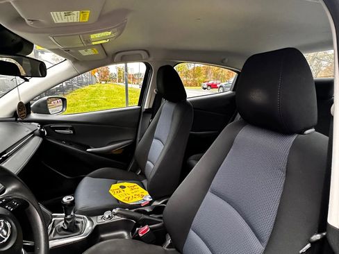 Used 2017 Toyota Yaris iA image 18