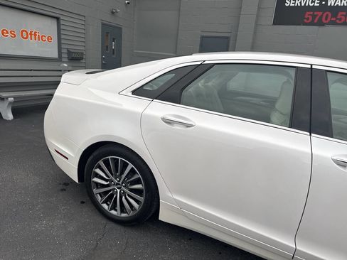 Used 2020 Lincoln MKZ AWD image 8