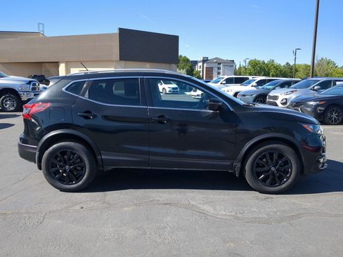 Used 2020 Nissan Rogue Sport SV w/ All-Weather Package AWD/4WD image 2