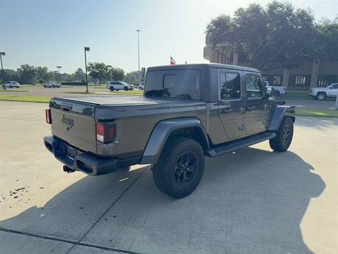 Used 2023 Jeep Gladiator Sport AWD/4WD image 4