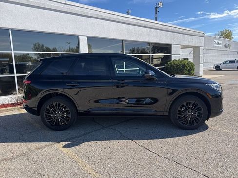 New 2026 Lincoln Corsair Premiere image 2