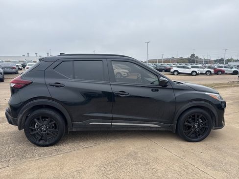 Certified 2023 Nissan Kicks SR w/ SR Premium Package image 8