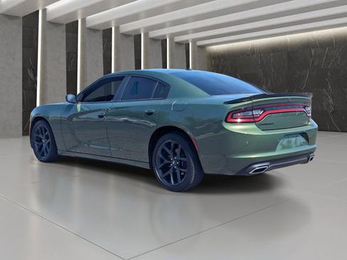 Used 2022 Dodge Charger SXT w/ Blacktop Package RWD image 4
