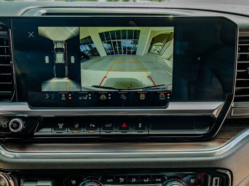 Used 2024 GMC Sierra 3500 SLT w/ SLT Premium Package image 26