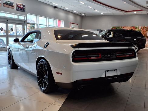 Used 2023 Dodge Challenger SRT Hellcat RWD image 2