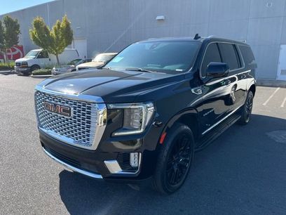 Used 2022 GMC Yukon XL SLT w/ SLT Premium Package