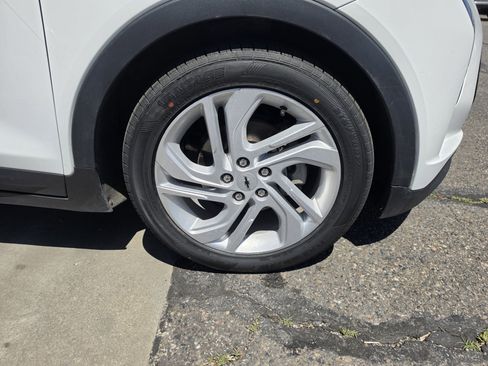 Used 2023 Chevrolet Bolt LT w/ Driver Confidence Package FWD image 9