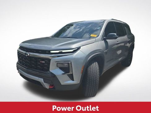 Used 2025 Chevrolet Traverse Z71 w/ Driver Confidence Package AWD/4WD image 10