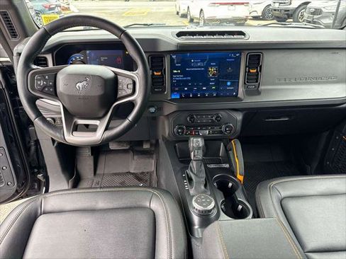 Used 2024 Ford Bronco Badlands image 15