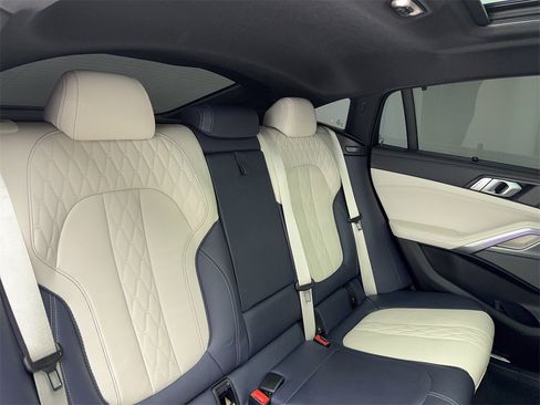 Used 2023 BMW X6 xDrive40i w/ Executive Package image 51