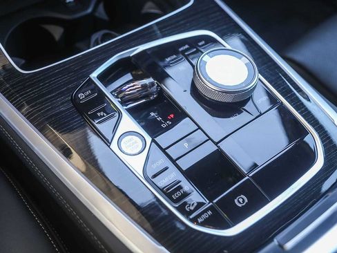 Certified 2025 BMW X5 M60i w/ Executive Package image 16