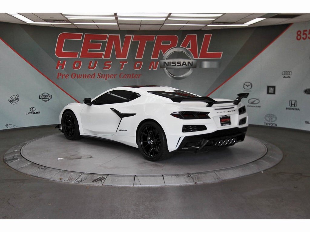 Used 2024 Chevrolet Corvette Z06 w/ Z07 Performance Package RWD image 3