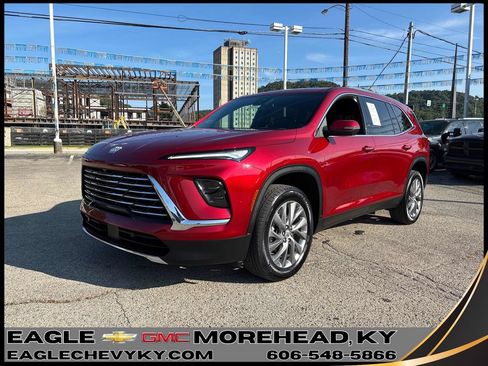 Used 2025 Buick Enclave Preferred AWD/4WD image 1