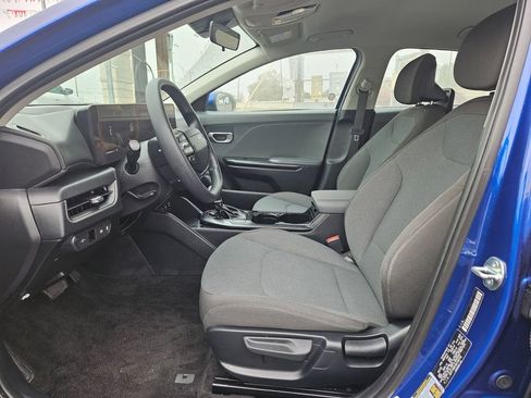 Used 2025 Kia K4 LXS image 11
