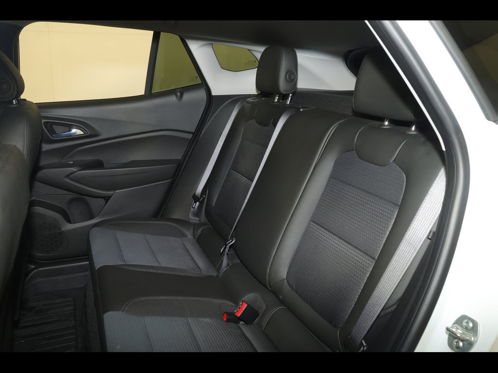 Used 2025 Chevrolet Trax LT w/ Driver Confidence Package FWD image 26