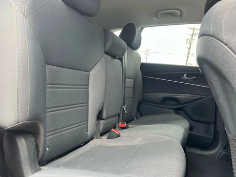 Used 2020 Kia Sorento LX w/ LX I4 Convenience Package image 13