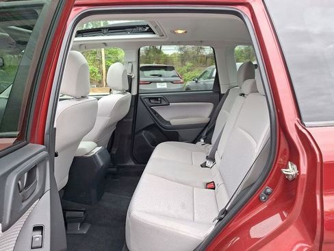 Used 2017 Subaru Forester 2.5i Premium AWD/4WD image 10