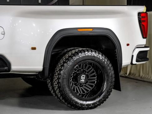 Used 2024 GMC Sierra 3500 Denali w/ Denali Reserve Package AWD/4WD image 14
