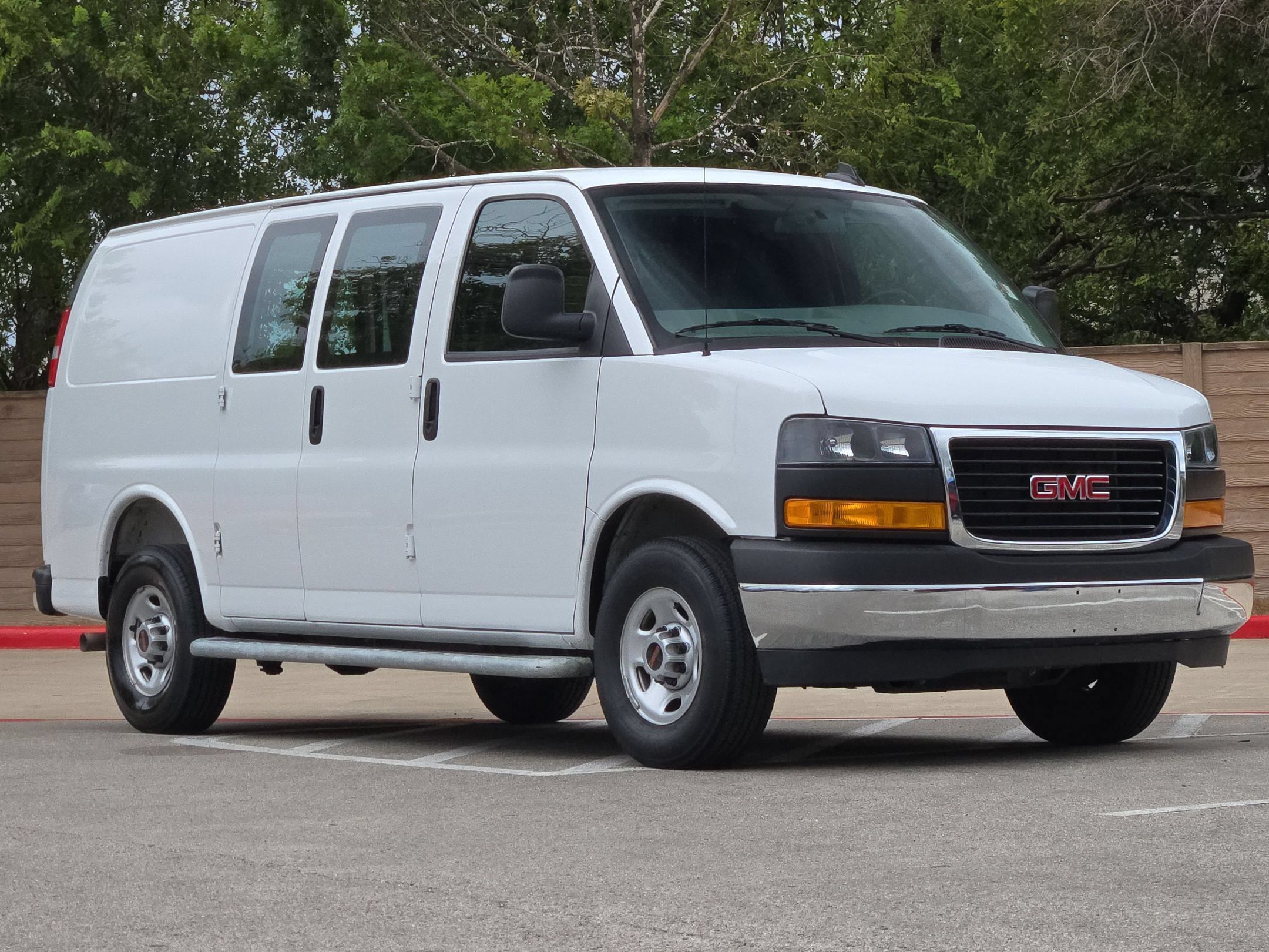 Used 2025 GMC Savana 2500 w/ Driver Convenience Package RWD image 3