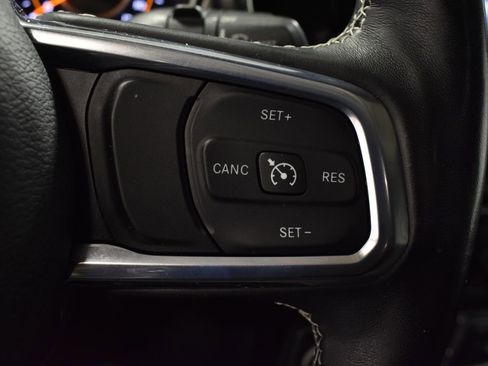 Used 2018 Jeep Wrangler Unlimited Sahara w/ Cold Weather Group image 18