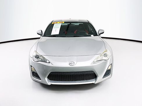 Used 2013 Scion FR-S RWD image 2