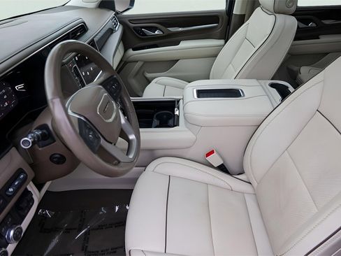 Certified 2022 GMC Yukon Denali w/ Denali Premium Package image 11