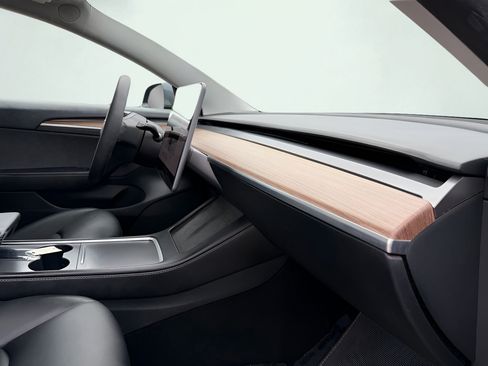 Used 2021 Tesla Model 3 Standard Range Plus RWD image 29