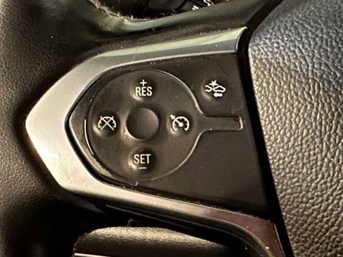 Used 2023 Chevrolet Traverse LT image 23