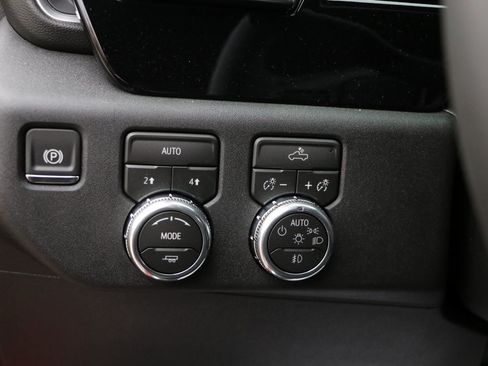 New 2026 GMC Sierra 1500 Elevation w/ LPO, Elevation Black Package image 12