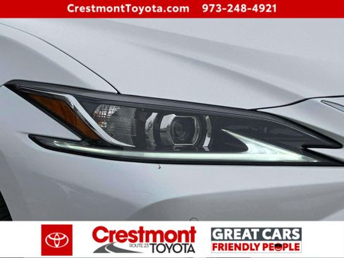 Used 2022 Lexus ES 300h w/ Premium Package image 7