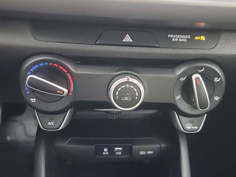 Used 2020 Kia Rio S image 29