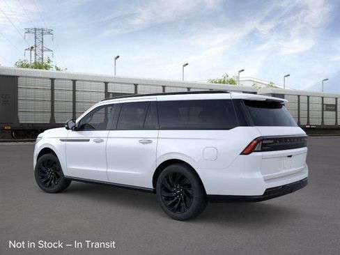 New 2026 Lincoln Navigator L Reserve AWD/4WD image 4