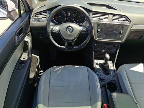 Used 2019 Volkswagen Tiguan SE w/ Panoramic Sunroof Package AWD/4WD image 12