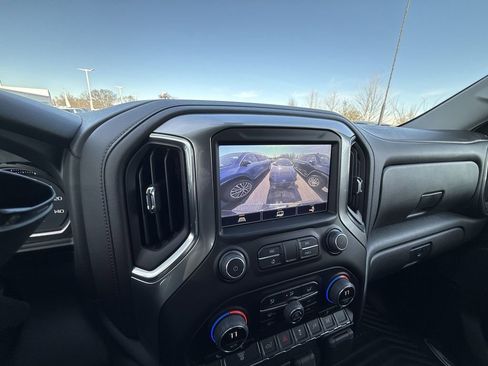 Certified 2022 Chevrolet Silverado 3500 LT w/ Convenience Package image 21