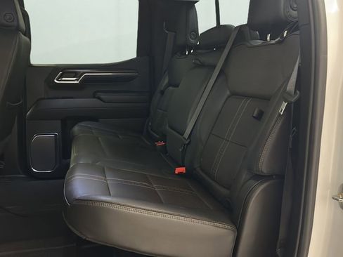 Used 2024 Chevrolet Silverado 1500 High Country w/ Z71 Off-Road Package image 17