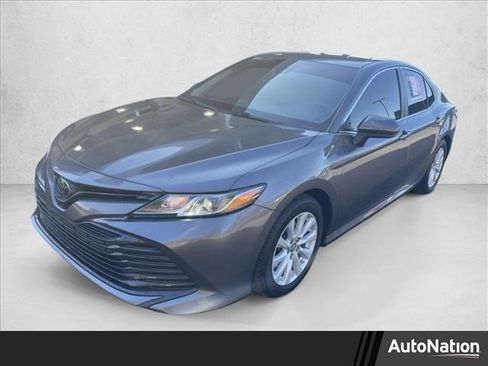 Used 2019 Toyota Camry LE image 1