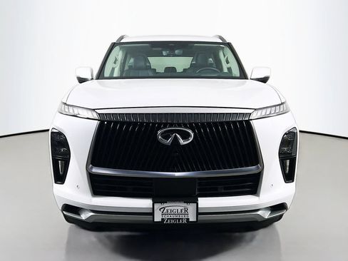Used 2025 INFINITI QX80 Sensory AWD/4WD image 2