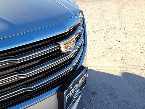 Used 2019 Cadillac XTS Luxury image 13