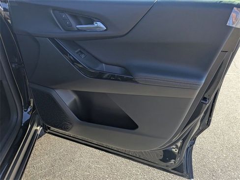 New 2026 Chevrolet Equinox LT image 38